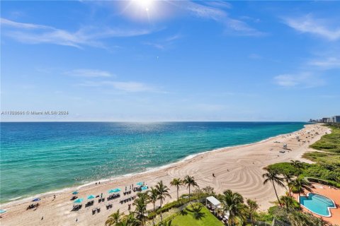 Condominio en venta en Sunny Isles Beach, Florida, 2 dormitorios, 134.43 m2 № 1694241 - foto 7