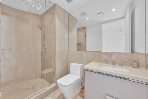 Condominio en venta en Sunny Isles Beach, Florida, 2 dormitorios, 134.43 m2 № 1694241 - foto 3