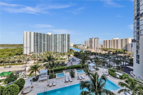 Condominio en venta en Sunny Isles Beach, Florida, 2 dormitorios, 134.43 m2 № 1694241 - foto 25