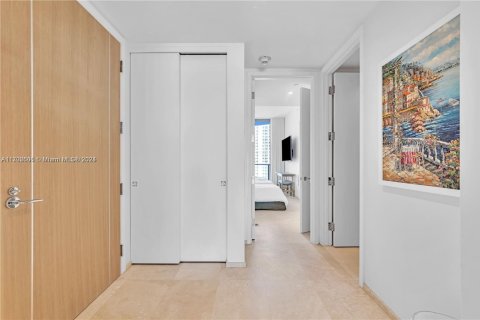 Condominio en venta en Sunny Isles Beach, Florida, 2 dormitorios, 134.43 m2 № 1694241 - foto 11