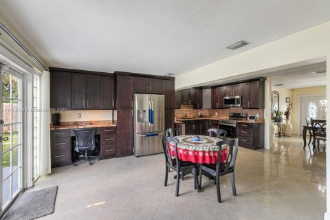 Casa en venta en Pompano Beach, Florida, 3 dormitorios, 129.13 m2 № 1860715 - foto 11