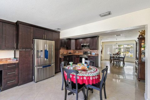 Casa en venta en Pompano Beach, Florida, 3 dormitorios, 129.13 m2 № 1860715 - foto 15