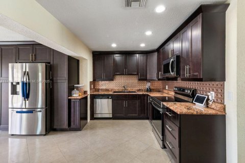 Casa en venta en Pompano Beach, Florida, 3 dormitorios, 129.13 m2 № 1860715 - foto 12