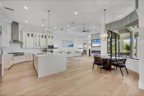 House in Lakewood Ranch, Florida 4 bedrooms, 369.57 sq.m. № 1919239 - photo 24