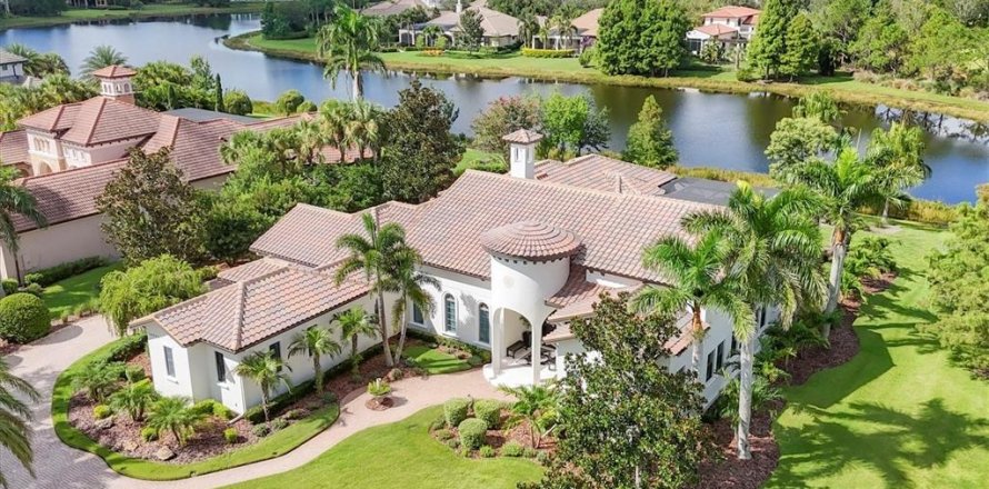 House in Lakewood Ranch, Florida 4 bedrooms, 369.57 sq.m. № 1919239
