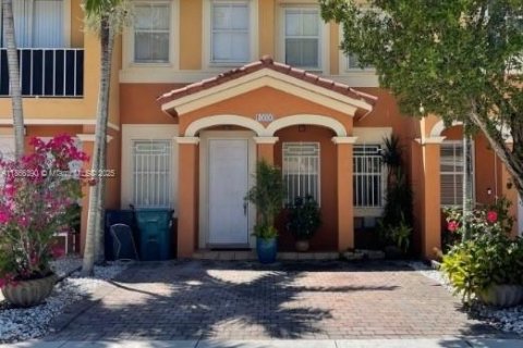 Touwnhouse à vendre à Homestead, Floride: 3 chambres, 146.04 m2 № 1941817 - photo 1