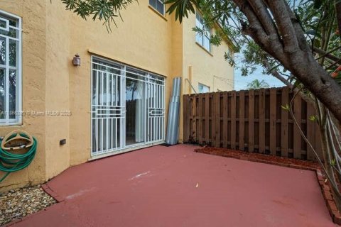 Touwnhouse à vendre à Homestead, Floride: 3 chambres, 146.04 m2 № 1941817 - photo 7