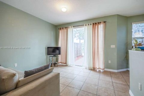 Touwnhouse à vendre à Homestead, Floride: 3 chambres, 146.04 m2 № 1941817 - photo 15