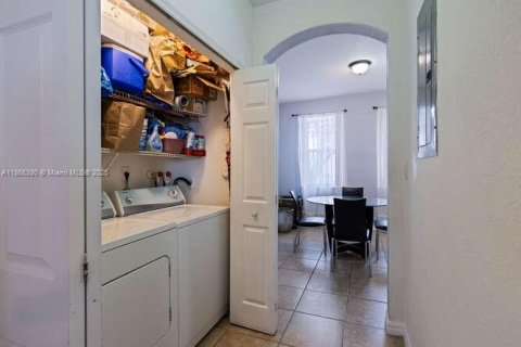 Touwnhouse à vendre à Homestead, Floride: 3 chambres, 146.04 m2 № 1941817 - photo 11