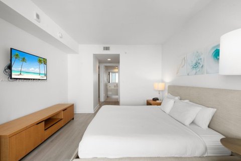 Condominio en venta en Hallandale Beach, Florida, 2 dormitorios, 95.5 m2 № 1930088 - foto 7