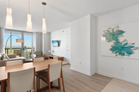 Condominio en venta en Hallandale Beach, Florida, 2 dormitorios, 95.5 m2 № 1930088 - foto 19