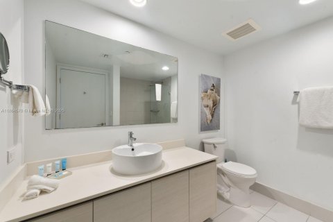 Condominio en venta en Hallandale Beach, Florida, 2 dormitorios, 95.5 m2 № 1930088 - foto 8