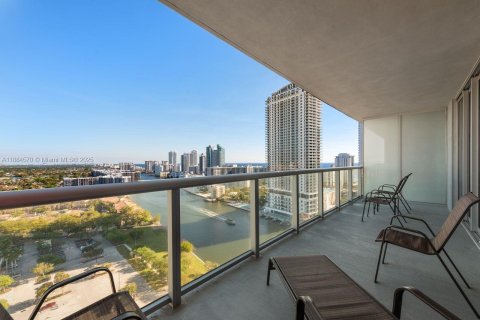 Condominio en venta en Hallandale Beach, Florida, 2 dormitorios, 95.5 m2 № 1930088 - foto 12