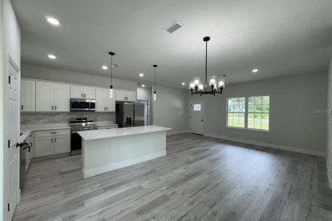 House in Citrus Springs, Florida 3 bedrooms, 127.83 sq.m. № 2201983 - photo 13