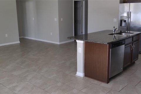 House in Haines City, Florida 3 bedrooms, 137.59 sq.m. № 1832943 - photo 3