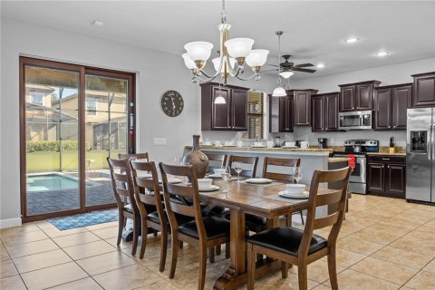 House in Davenport, Florida 6 bedrooms, 321.91 sq.m. № 2128271 - photo 9