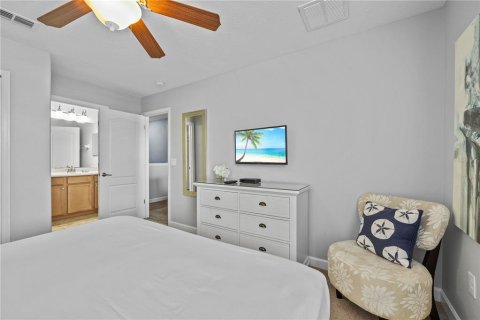 House in Davenport, Florida 6 bedrooms, 321.91 sq.m. № 2128271 - photo 21