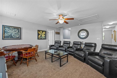 House in Davenport, Florida 6 bedrooms, 321.91 sq.m. № 2128271 - photo 19
