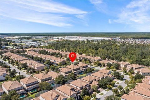 House in Davenport, Florida 6 bedrooms, 321.91 sq.m. № 2128271 - photo 3