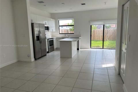 Townhouse in Homestead, Florida 3 bedrooms, 123.37 sq.m. № 1874500 - photo 4