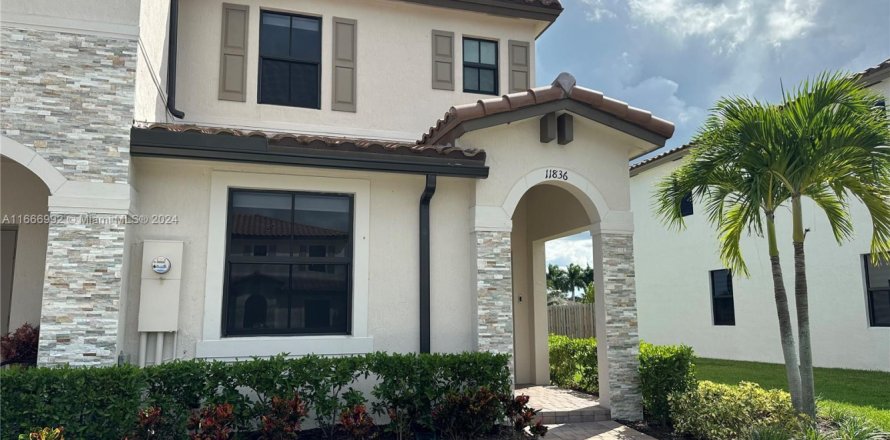 Townhouse in Homestead, Florida 3 bedrooms, 123.37 sq.m. № 1874500