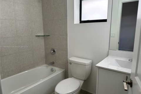 Townhouse in Homestead, Florida 3 bedrooms, 123.37 sq.m. № 1874500 - photo 11