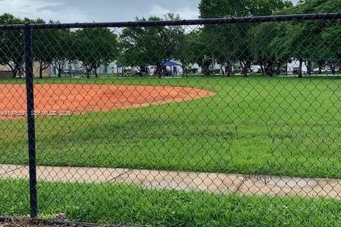 Купить кондоминиум в Майами, Флорида 1 спальня, 70.61м2, № 2050991 - фото 18