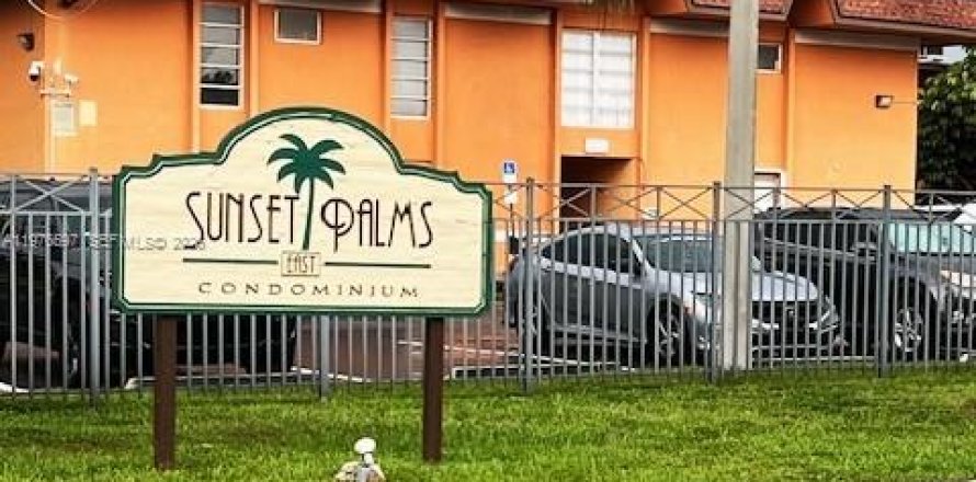 Кондоминиум с 1 спальней в Майами, Флорида № 2050991