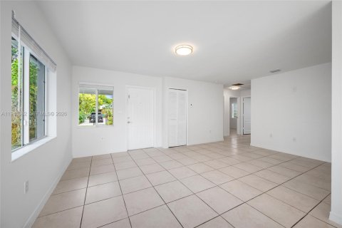 Immobilier commercial à vendre à Miami, Floride № 2002755 - photo 7