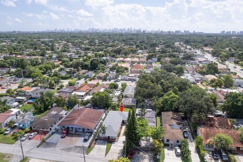 Immobilier commercial à vendre à Miami, Floride № 2002755 - photo 5