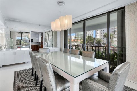 Townhouse in Aventura, Florida 2 bedrooms, 237.83 sq.m. № 1925504 - photo 16