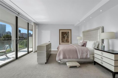 Townhouse in Aventura, Florida 2 bedrooms, 237.83 sq.m. № 1925504 - photo 29