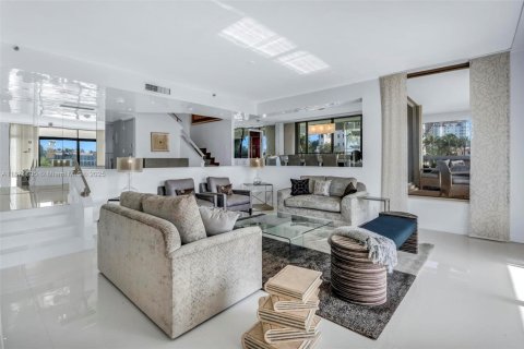 Townhouse in Aventura, Florida 2 bedrooms, 237.83 sq.m. № 1925504 - photo 6