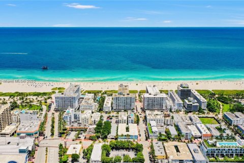 Condo in Miami Beach, Florida, 1 bedroom  № 2037093 - photo 10