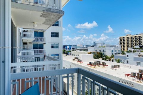 Condo in Miami Beach, Florida, 1 bedroom  № 2037093 - photo 6