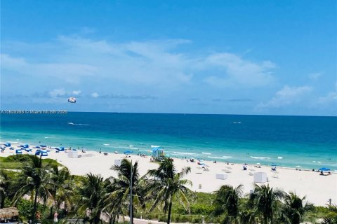 Condo in Miami Beach, Florida, 1 bedroom  № 2037093 - photo 14