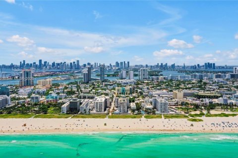Condo in Miami Beach, Florida, 1 bedroom  № 2037093 - photo 13