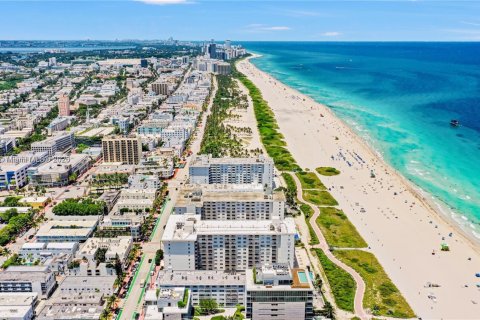 Condo in Miami Beach, Florida, 1 bedroom  № 2037093 - photo 11