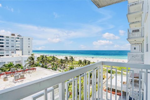 Condo in Miami Beach, Florida, 1 bedroom  № 2037093