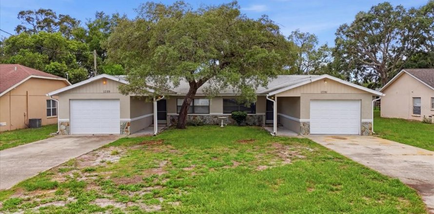 Immobilier commercial à Spring Hill, Floride 4 chambres, 187.48 m2 № 2149262