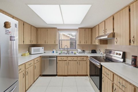 Immobilier commercial à vendre à Spring Hill, Floride: 4 chambres, 187.48 m2 № 2149262 - photo 14
