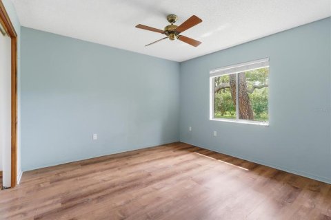 Immobilier commercial à vendre à Spring Hill, Floride: 4 chambres, 187.48 m2 № 2149262 - photo 9