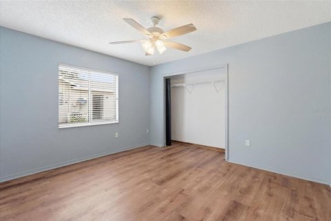 Immobilier commercial à vendre à Spring Hill, Floride: 4 chambres, 187.48 m2 № 2149262 - photo 7