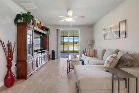 House in Auburndale, Florida 3 bedrooms, 157.47 sq.m. № 1885635 - photo 13