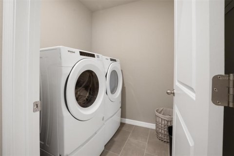 House in Auburndale, Florida 3 bedrooms, 157.47 sq.m. № 1885635 - photo 24