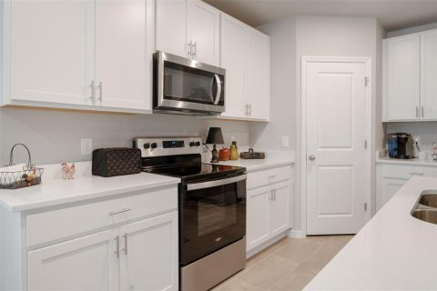 House in Auburndale, Florida 3 bedrooms, 157.47 sq.m. № 1885635 - photo 10