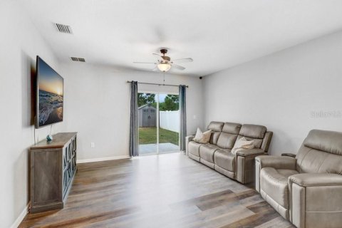 House in Sun City Center, Florida 5 bedrooms, 237.09 sq.m. № 2395886 - photo 9
