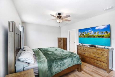 House in Sun City Center, Florida 5 bedrooms, 237.09 sq.m. № 2395886 - photo 21