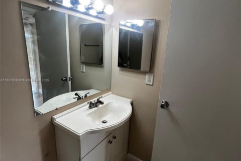 Снять в аренду кондоминиум в Санни-Айлс-Бич, Флорида 2 спальни, 83.05м2, № 1949654 - фото 10