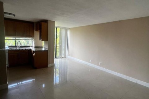 Снять в аренду кондоминиум в Санни-Айлс-Бич, Флорида 2 спальни, 83.05м2, № 1949654 - фото 8